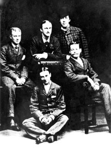 Oscar Wilde con un gruppo di amici di Madgalen, 1876